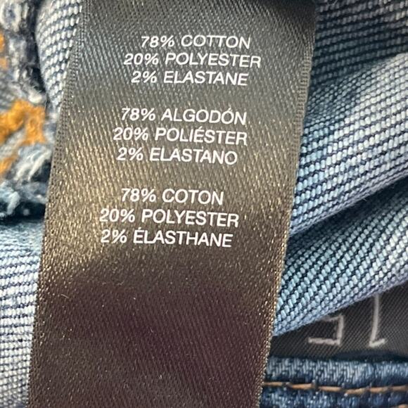 Chicos Women’s Blue  Denim 1.5/S So SlimmingCropDistressed Pants Office/Casual - Picture 8 of 9